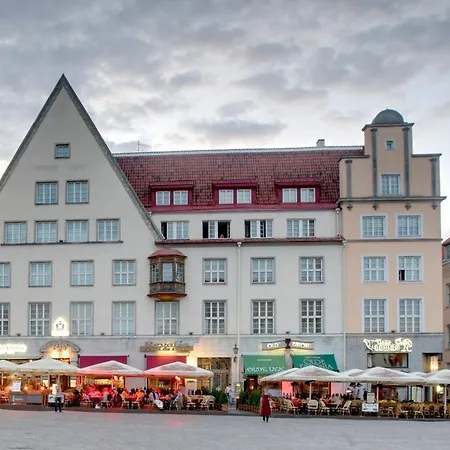Solar Town Hall Square * Таллин