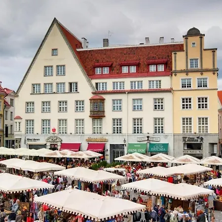 Solar Town Hall Square * Tallin